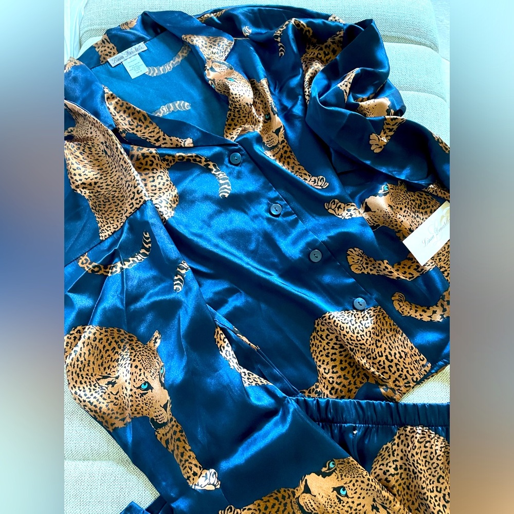 New! Linea Donatella Luxe Satin Pajama Set 🐆 - Picture 4 of 12